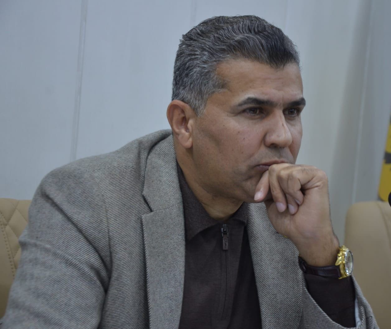 إدمان بلا مخدرات: هل تحوّلت الهواتف إلى سجون رقمية؟