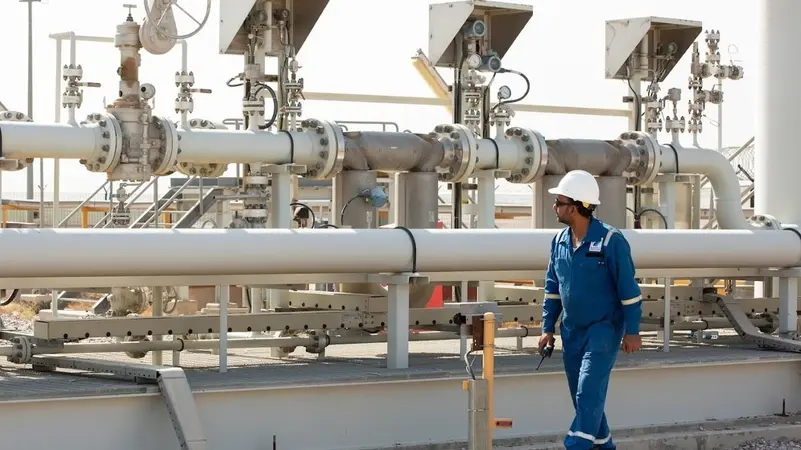 بآلية الدفع المسبق.. العراق يستورد الغاز من تركمانستان لحل أزمة الكهرباء
